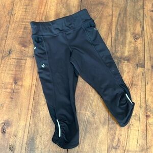 Athleta girl Capri leggings 6